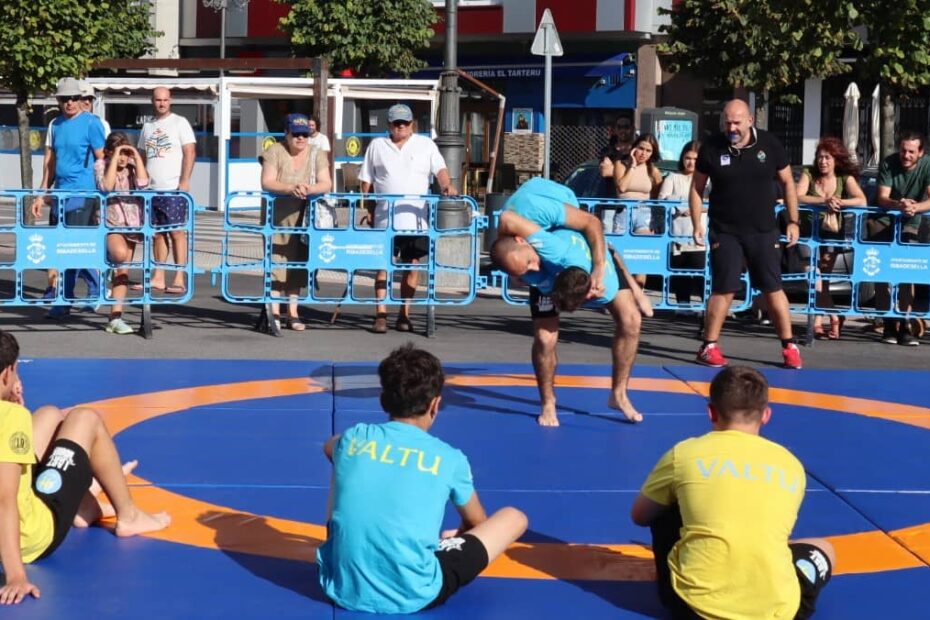 Exhibición Lucha Valtu en Ribadesella